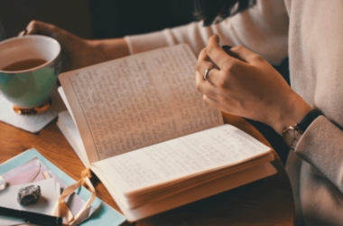 How Daily Journaling Can Help You Focus and Achieve Your Goals?